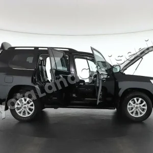 TOYOTA LANDCRUISER 200 VX