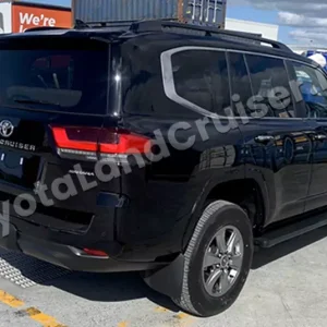 TOYOTA LANDCRUISER 300 SAHARA