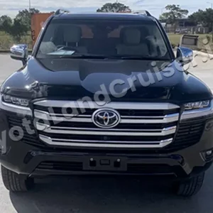 TOYOTA LANDCRUISER 300 SAHARA