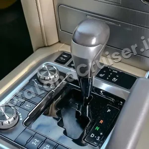 TOYOTA LANDCRUISER 200 SAHARA